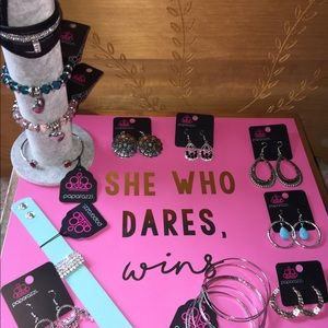 🎊 PAPARAZZI NWT LOT OF 15 🎊